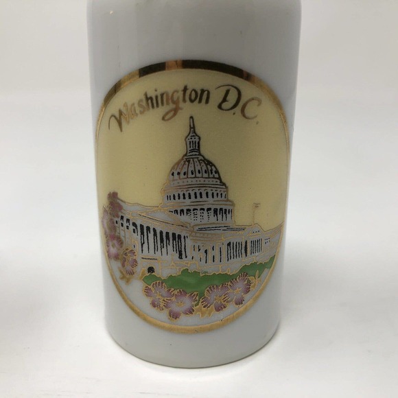 Washington DC Salt and Pepper Shaker Set Gold Trim 3"  Souvenir Made in Japan - Picture 7 of 8